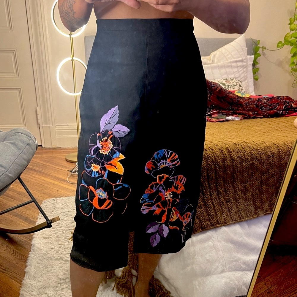 FARM Rio Black Skirt with Multicolor Floral Design